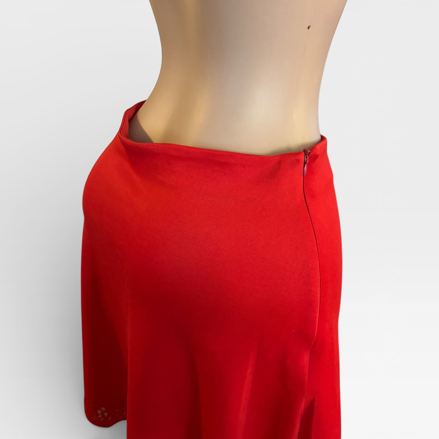 Falda informal de mujer con dobladillo alto y bajo