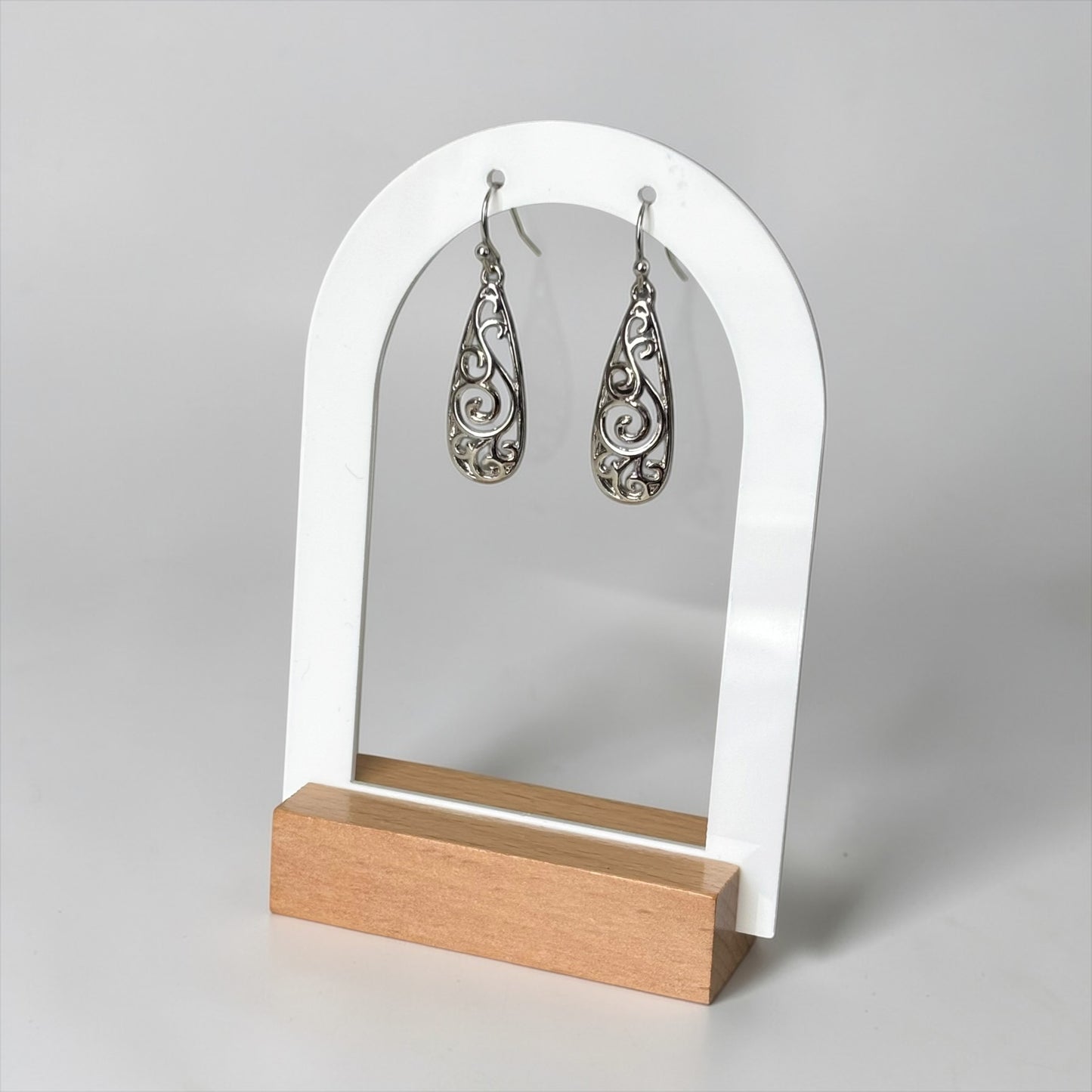 Elegante pendiente colgante de plata para mujer