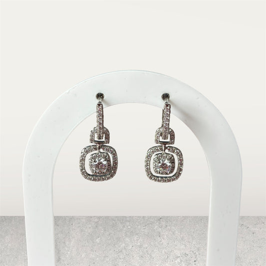 Pendientes elegantes de mujer con circonitas cuadradas