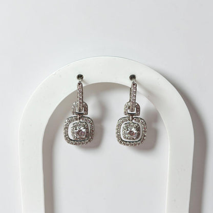 Pendientes elegantes de mujer con circonitas cuadradas