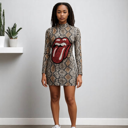 Vestido corto de mujer de manga larga con estampado de leopardo y labios rojos