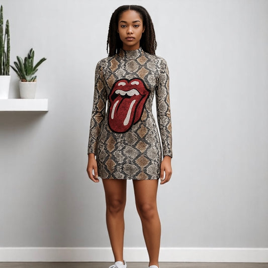 Vestido corto de mujer de manga larga con estampado de leopardo y labios rojos