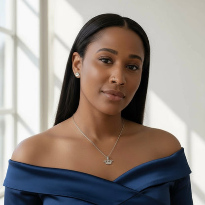 Conjunto de collar y pendientes con corona de acero inoxidable