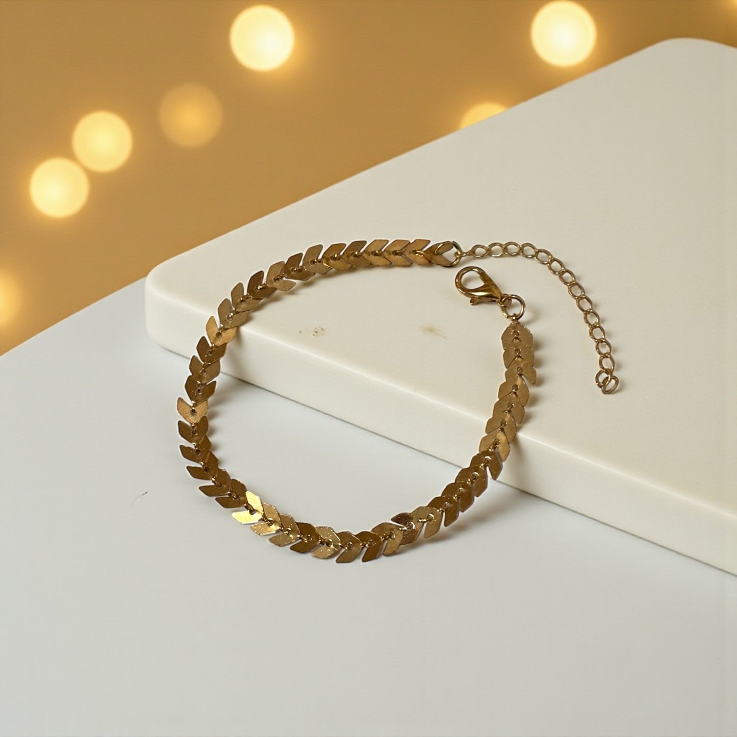 Pulsera ligera con dije de flecha