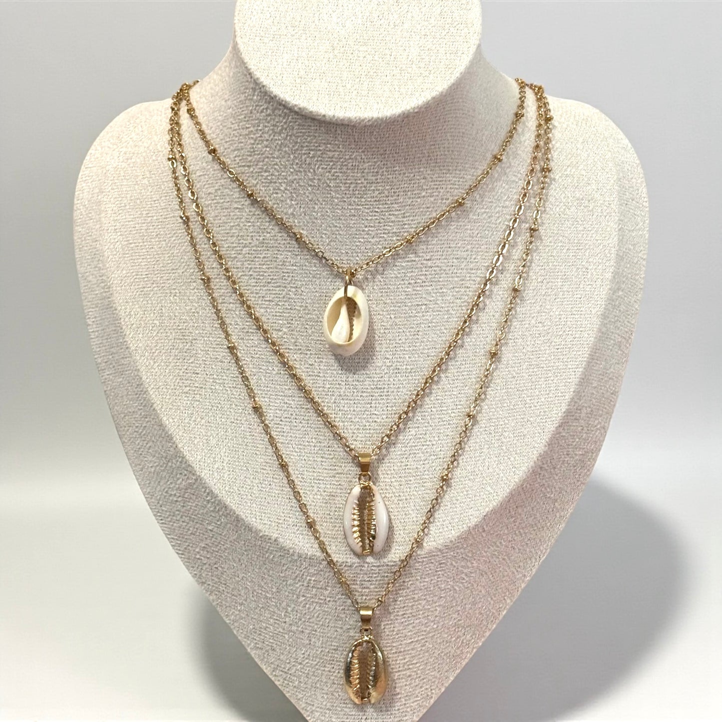 Multilayer Shells Necklace