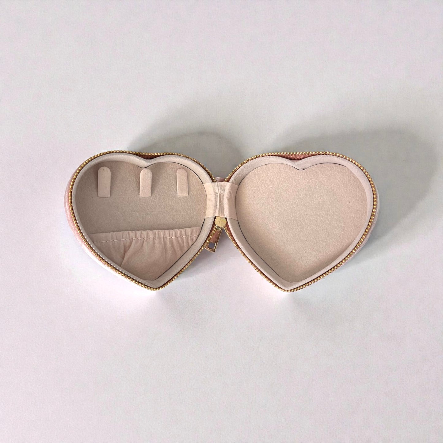 Joyero de terciopelo con forma de corazón