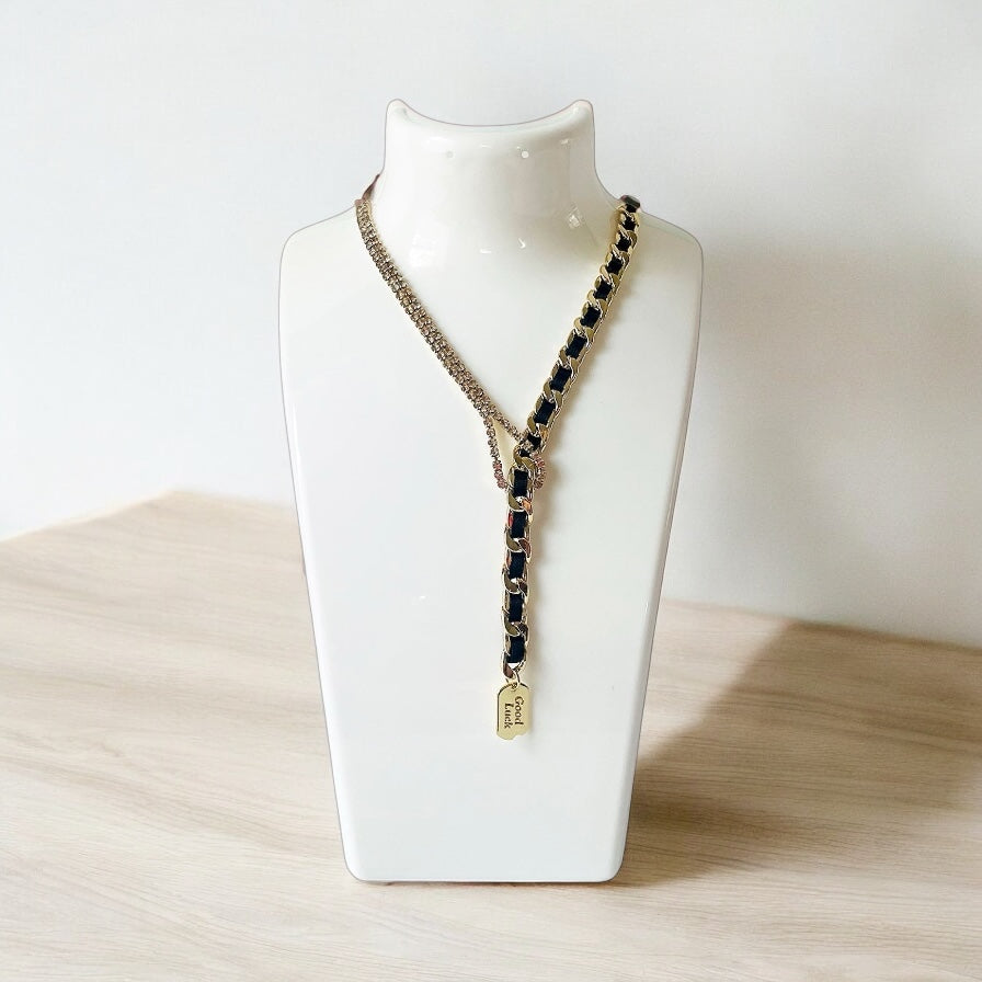 Gargantilla con cadena de tejido dorado