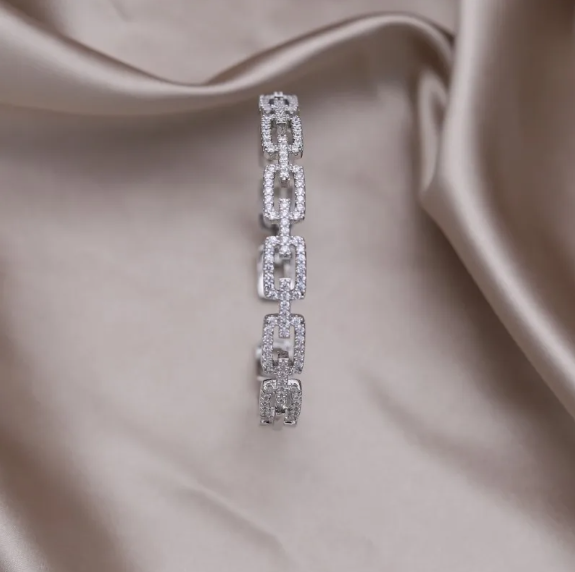 Pulsera abierta elegante ajustable con forma cuadrada geométrica