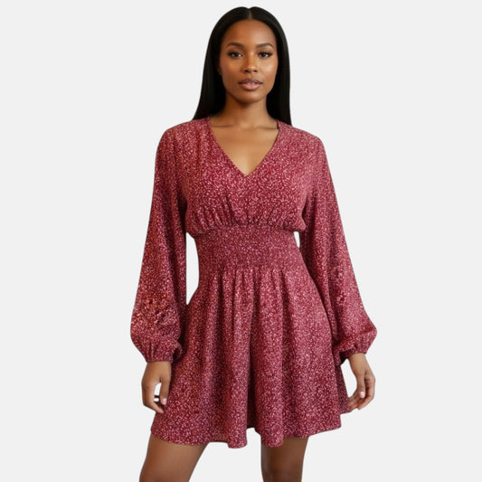 Vestido fluido color vino tinto con volantes para mujer