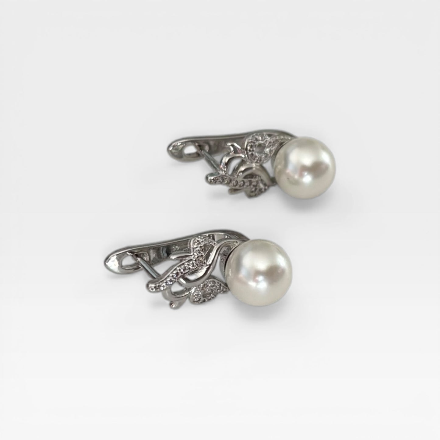 Sterling Silver Pearl Hoop Earring