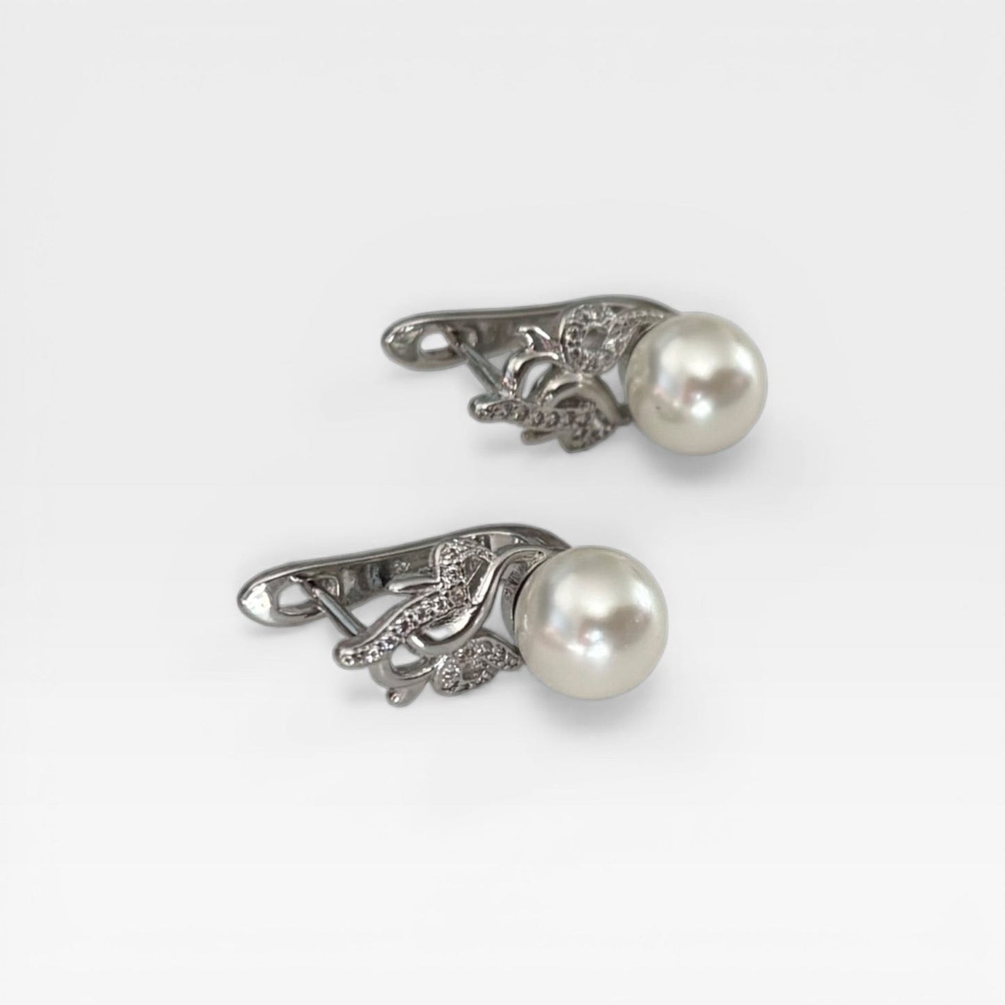 Sterling Silver Pearl Hoop Earring
