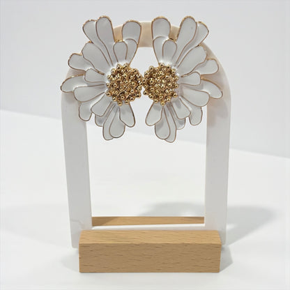 Elegant Vintage Flower Ear Studs