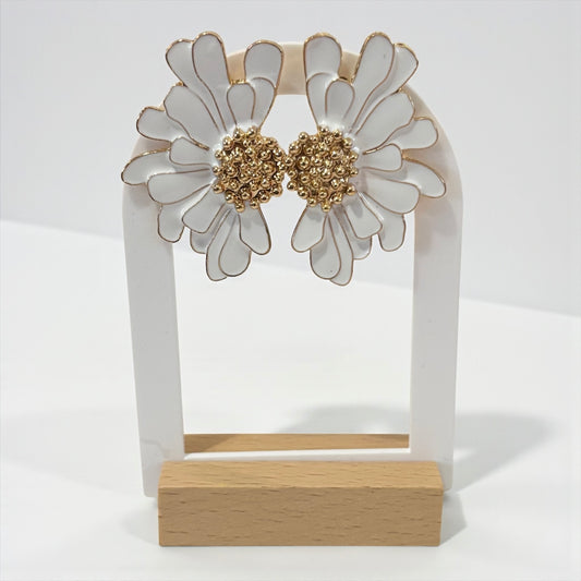 Elegant Vintage Flower Ear Studs