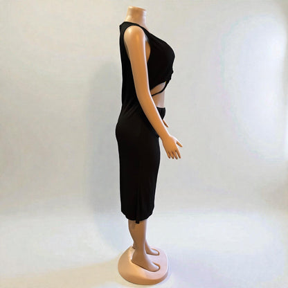 Vestido midi sin mangas con aberturas entrecruzadas en color negro