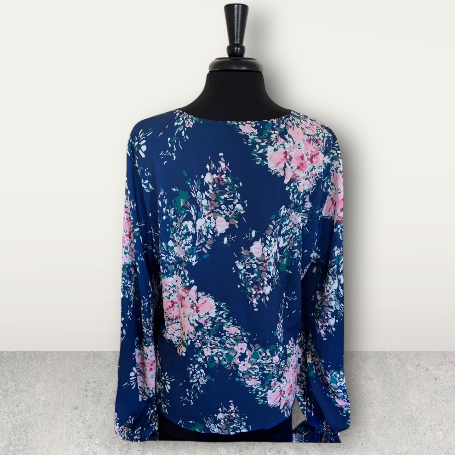 Blusa informal con cuello en V y lazo frontal con estampado floral para mujer