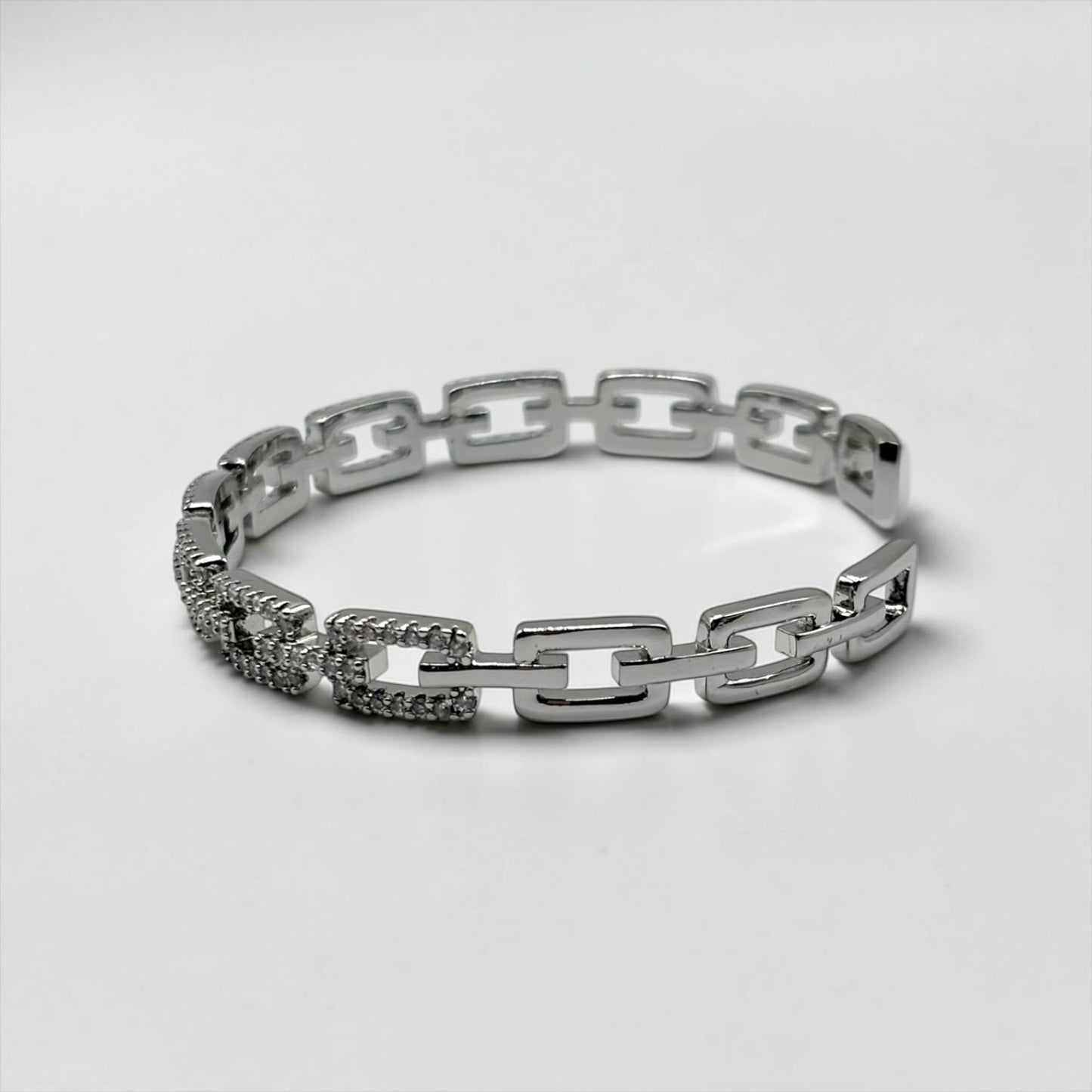 Pulsera abierta elegante ajustable con forma cuadrada geométrica