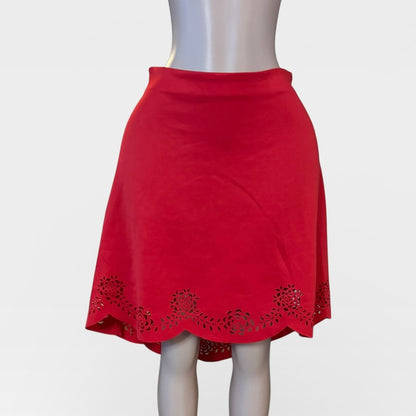 Falda informal de mujer con dobladillo alto y bajo