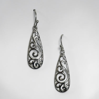 Elegante pendiente colgante de plata para mujer