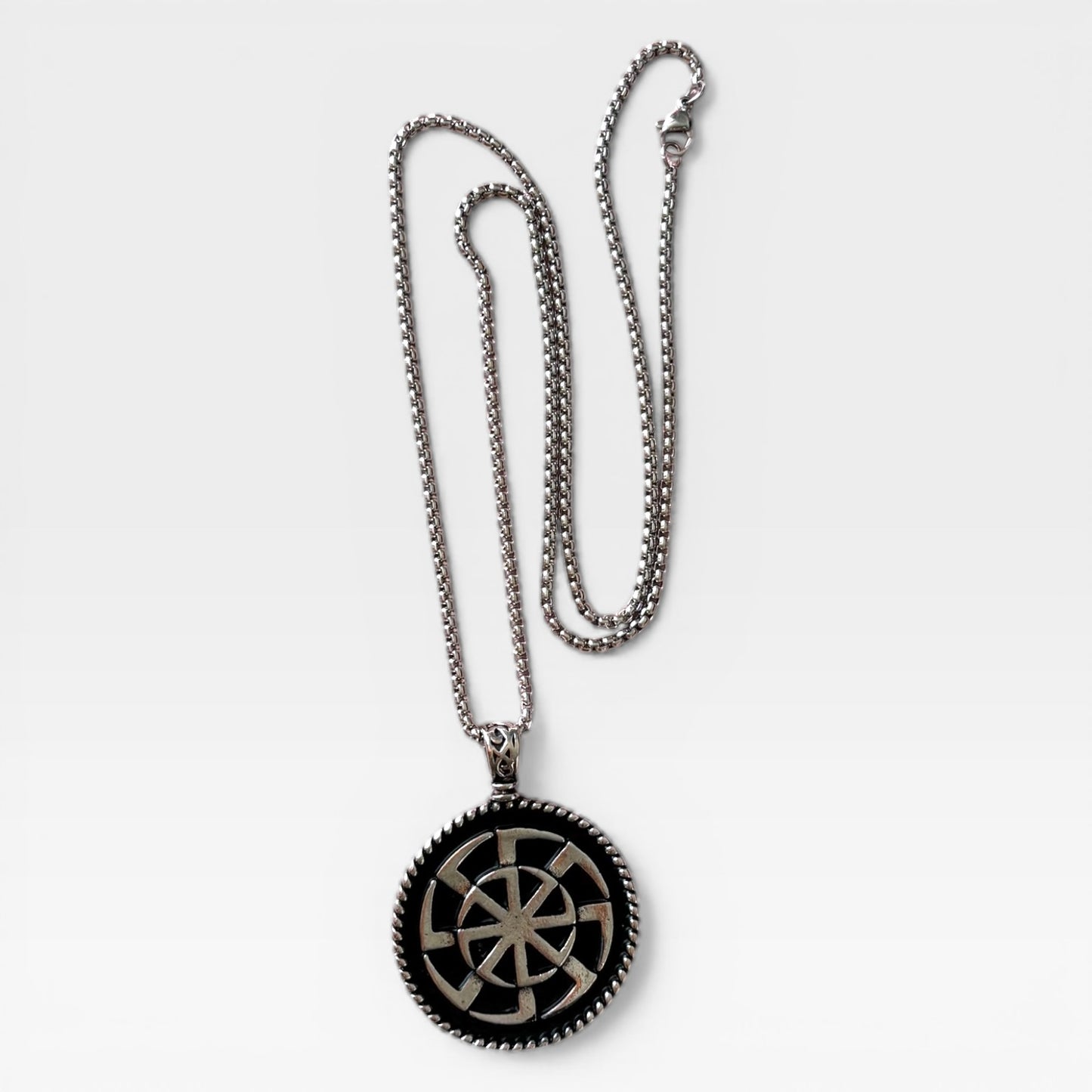 Vintage Round Pendant Men Necklace