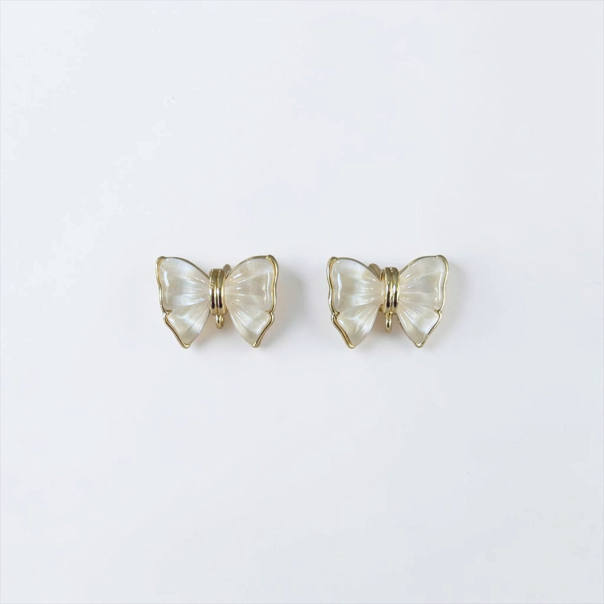 Ivory Bow Necklace & Earring Set