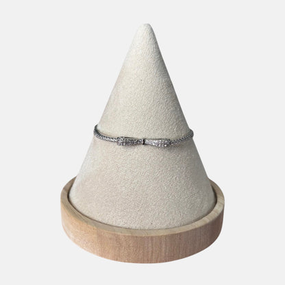 Pulsera de plata con lazo para mujer