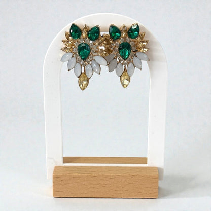 Elegantes pendientes tipo botón con diseño de noche de color esmeralda