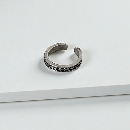 Geometric Twisted Foot Ring