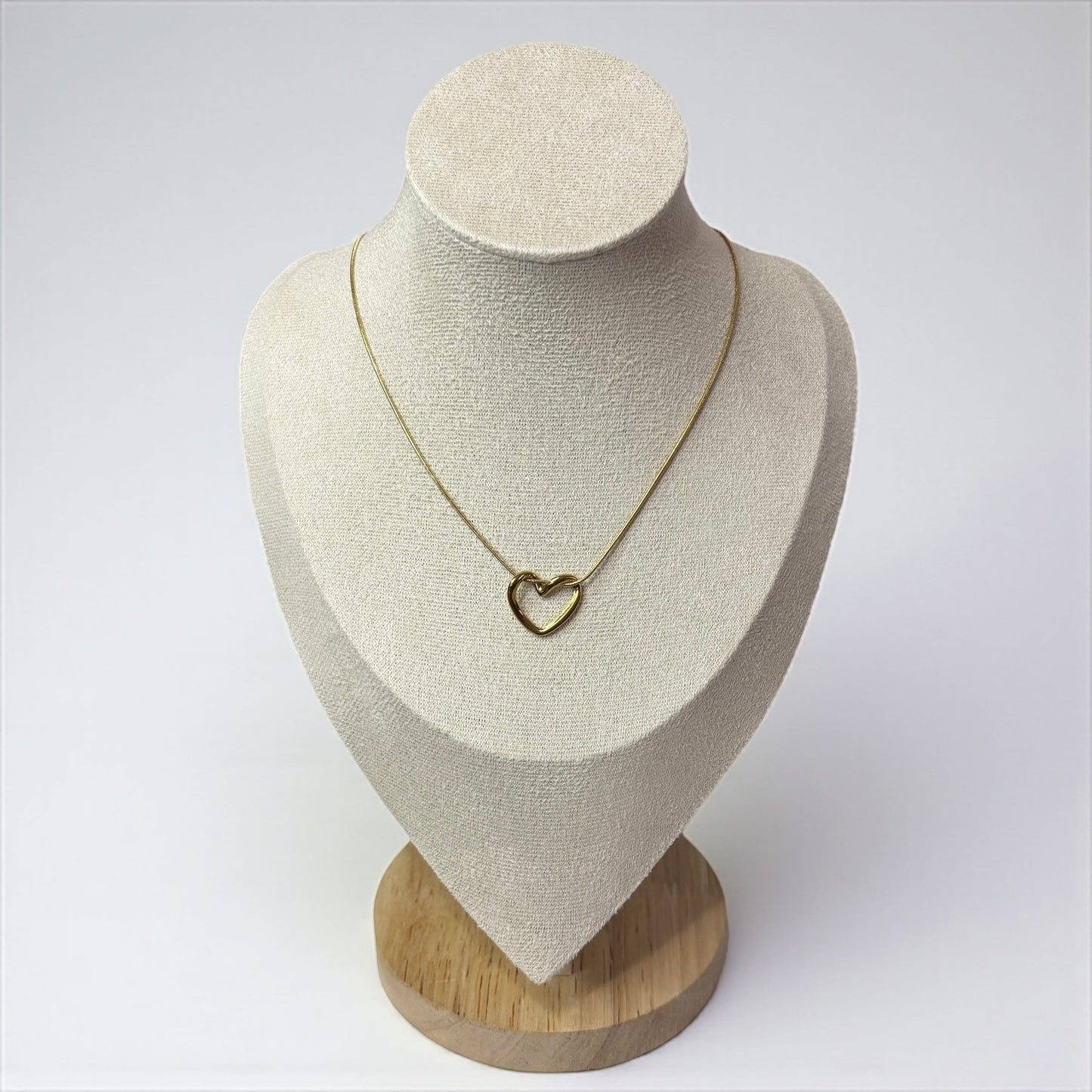 Elegant Simple Heart Pendant Necklace