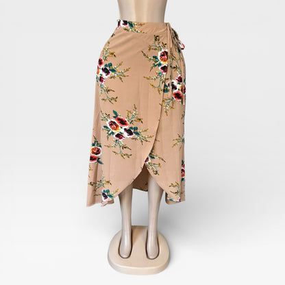 Falda con cintura atada y estampado floral