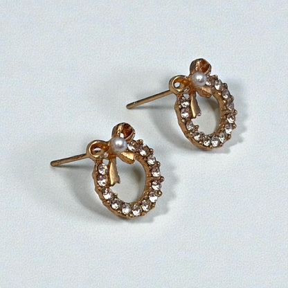 Small Wreath Gold Stud Earring