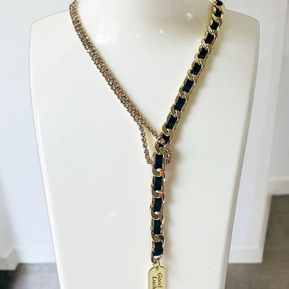 Gargantilla con cadena de tejido dorado