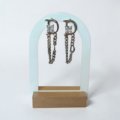 Pendientes elegantes de circonita con la letra D