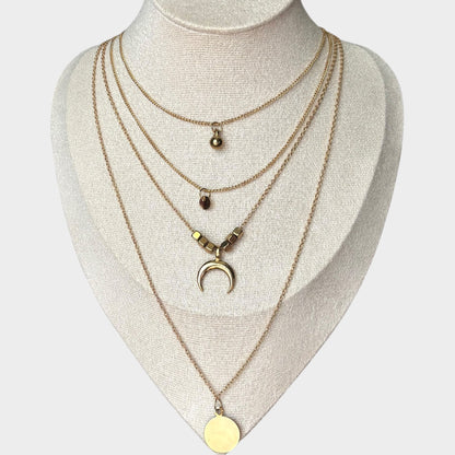 Collar vintage de oro multicapa
