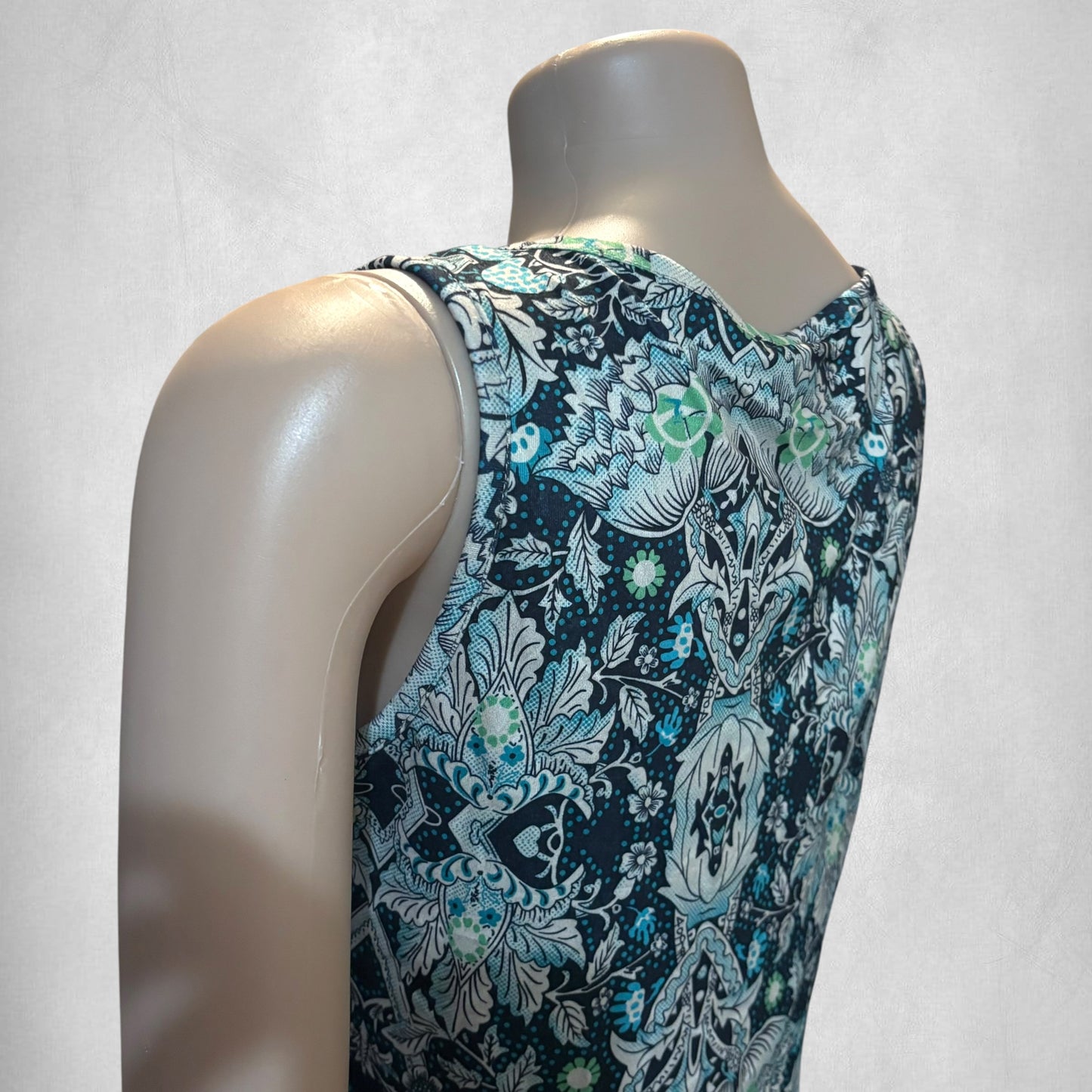 Mono corto estilo camiseta sin mangas con bolsillos laterales para mujer, color verde