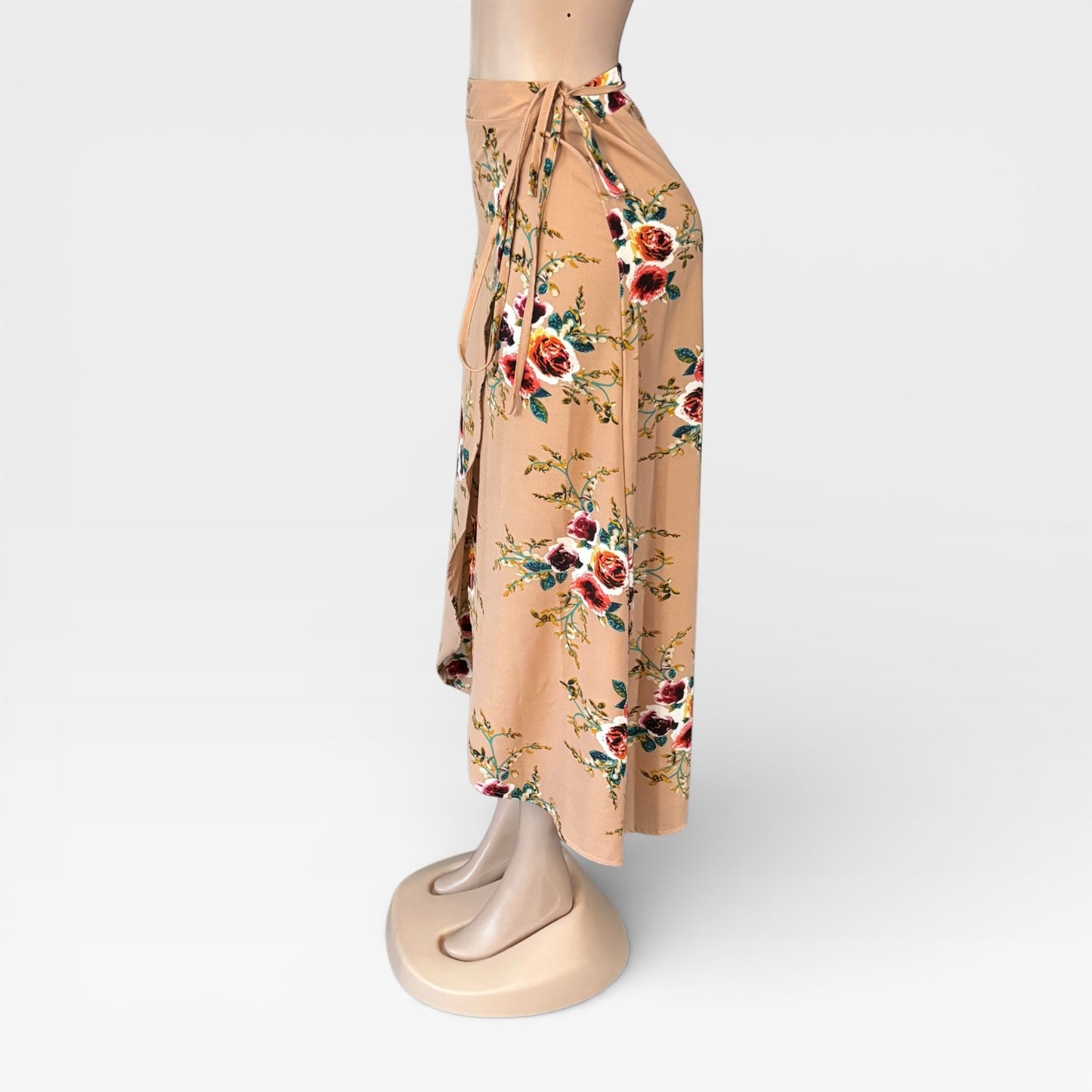 Falda con cintura atada y estampado floral