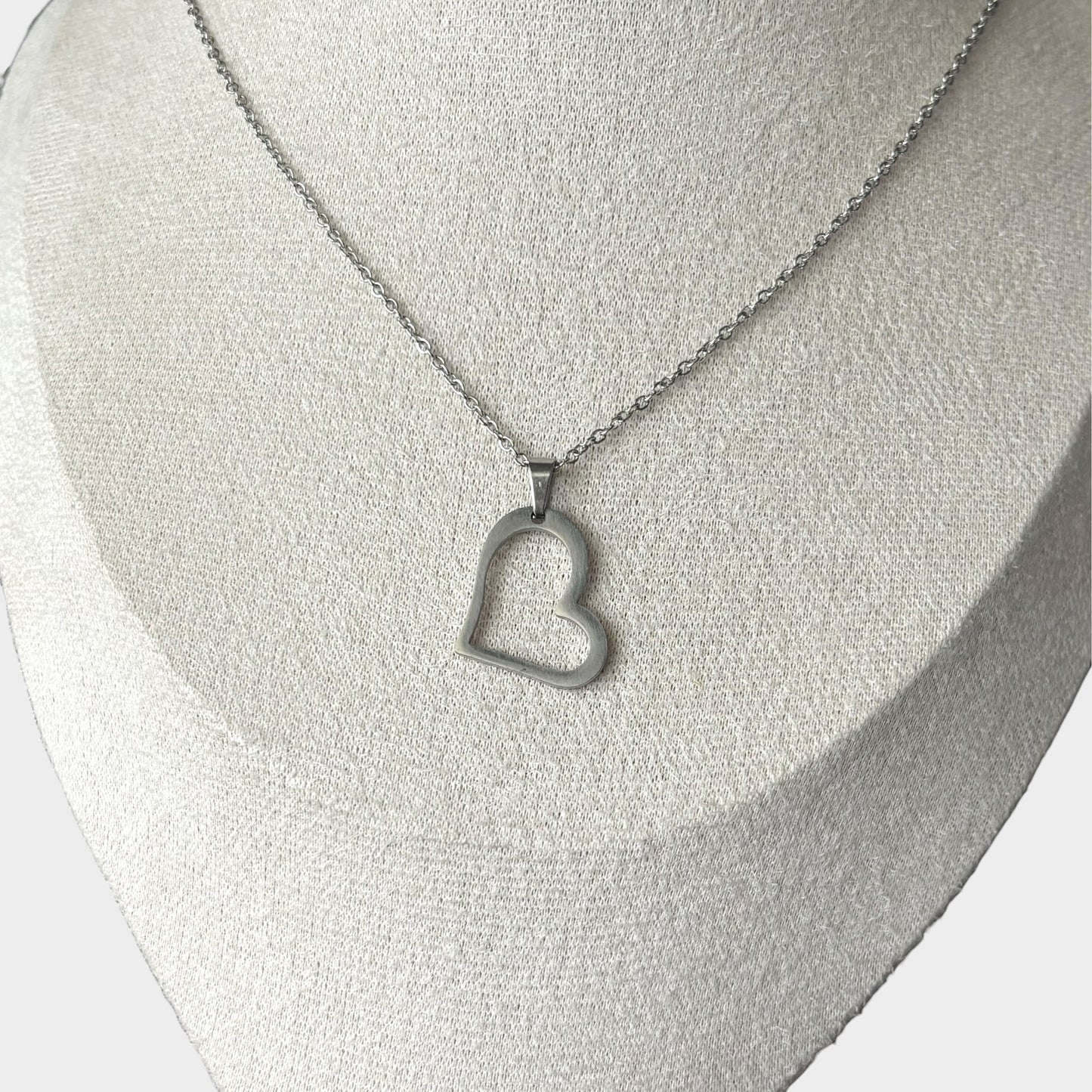 Conjunto de collar y pendientes de plata con forma de corazón de acero inoxidable