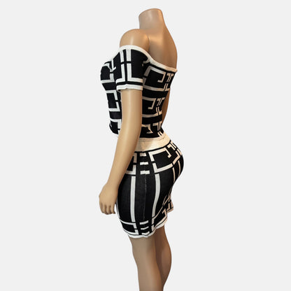 Conjunto con estampado geométrico y hombros descubiertos