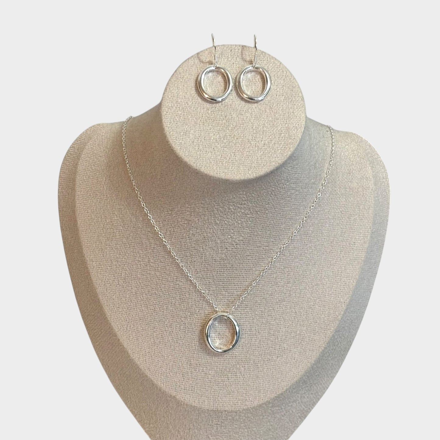 Original Silver Round Jewelry Set