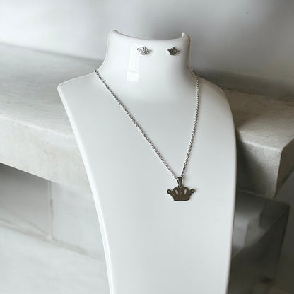 Conjunto de collar y pendientes con corona de acero inoxidable
