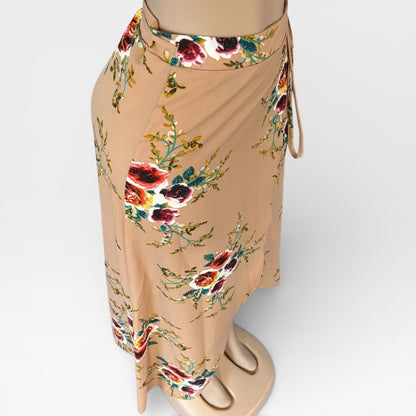 Falda con cintura atada y estampado floral