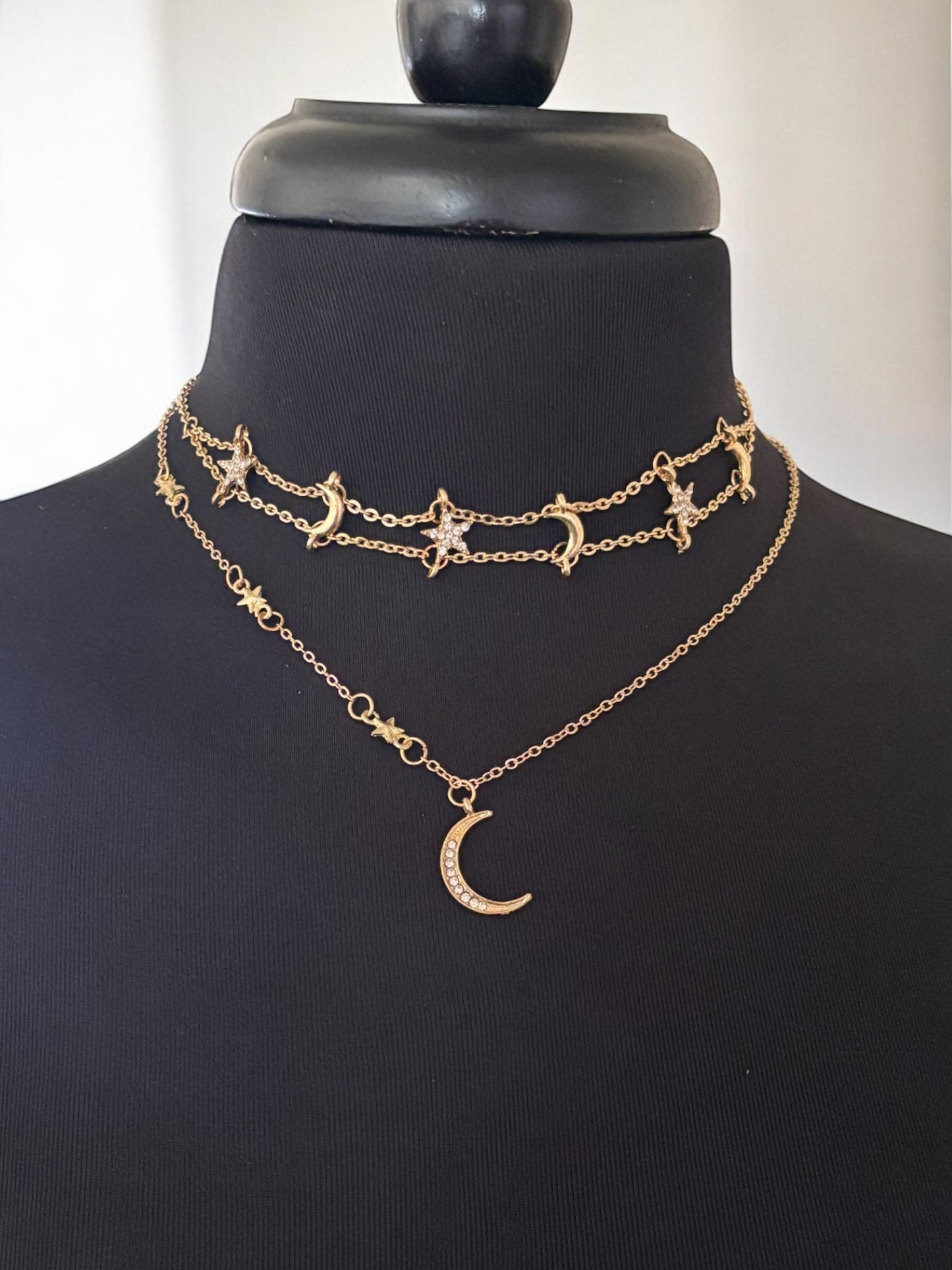 Collar bohemio con luna y estrella