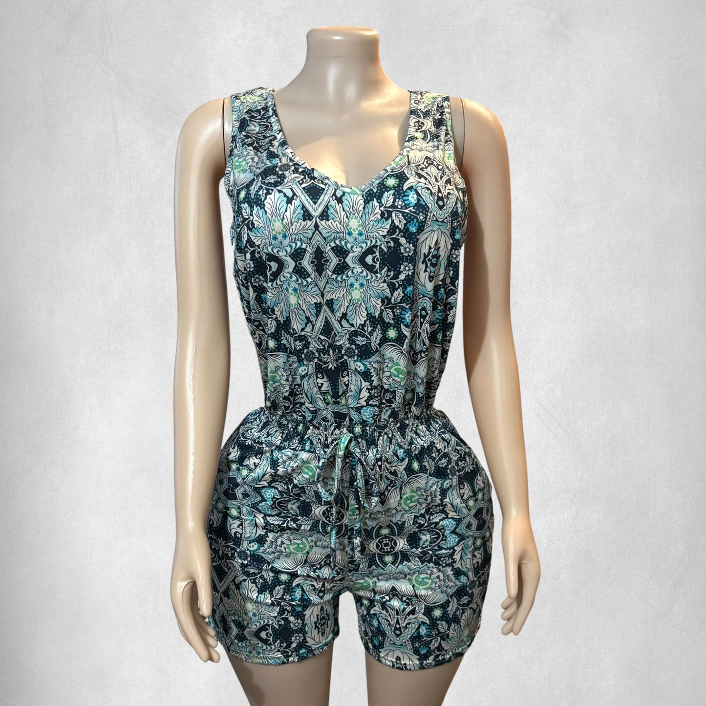 Mono corto estilo camiseta sin mangas con bolsillos laterales para mujer, color verde