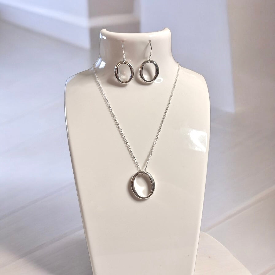 Conjunto original de joyas redondas de plata