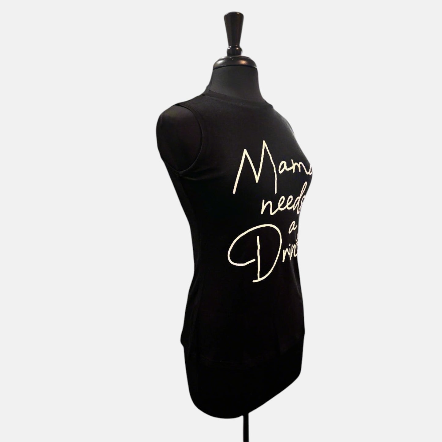 Mamá necesita una camiseta gráfica para beber