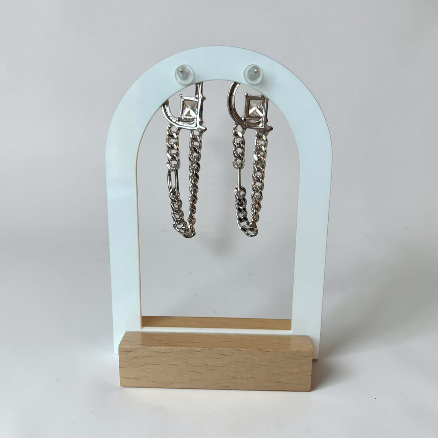Pendientes elegantes de circonita con la letra D
