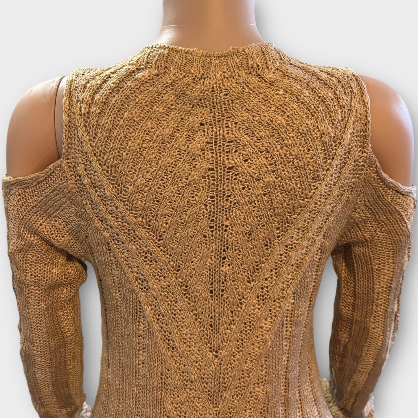 Suéter de punto de manga larga con hombros descubiertos para mujer