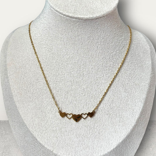 Collar de oro para mujer con colgante de corazón