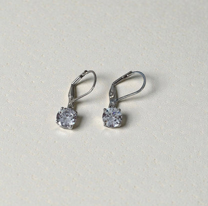 Pendientes colgantes elegantes para mujer