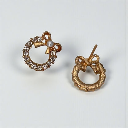 Small Wreath Gold Stud Earring