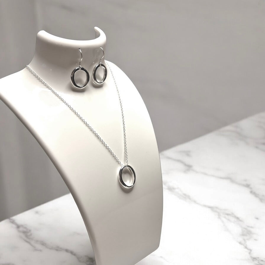 Conjunto original de joyas redondas de plata